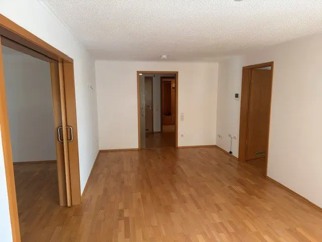 3 Zimmer Wohnung mit 102 m² in Regensburg – Bild 2