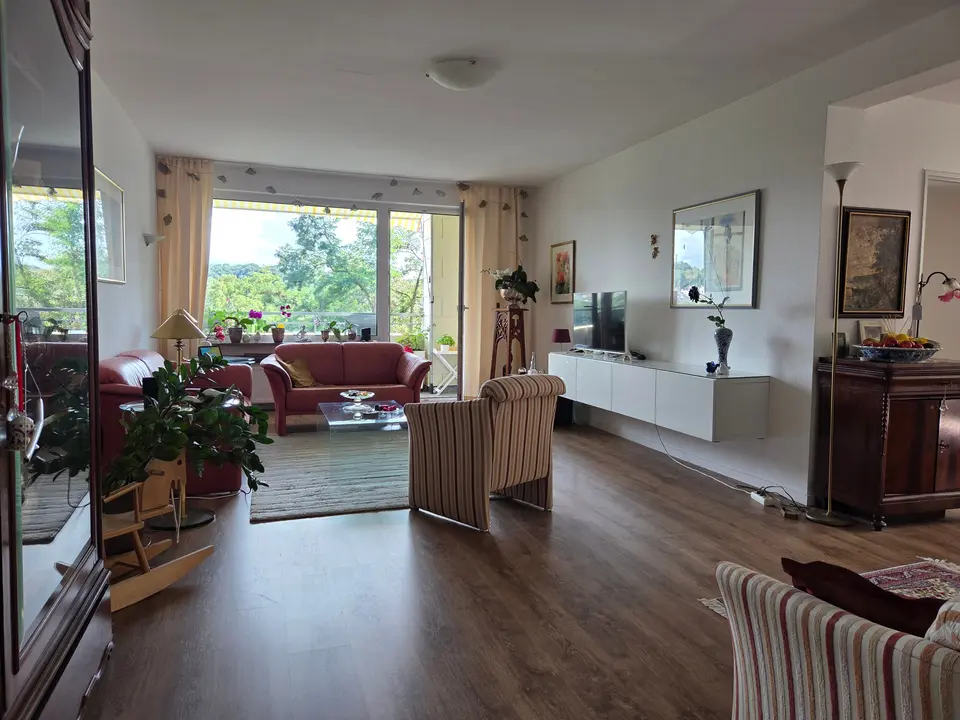 6 Zimmer Wohnung mit 170 m² in Saarbrücken – Bild 1
