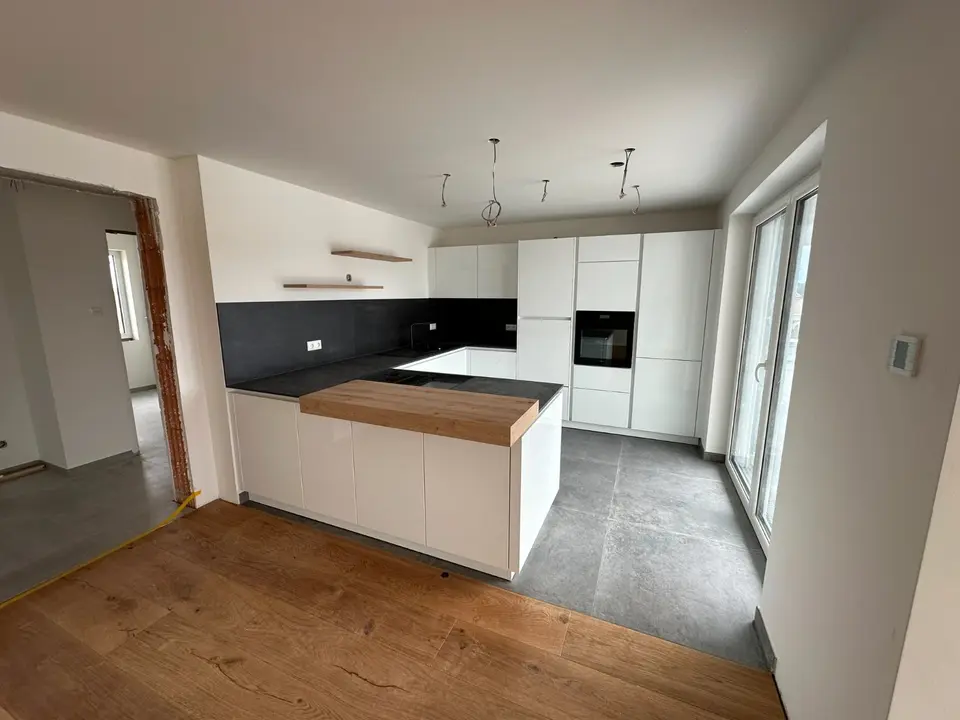 5 Zimmer Wohnung mit 142 m² in Aalen – Bild 2