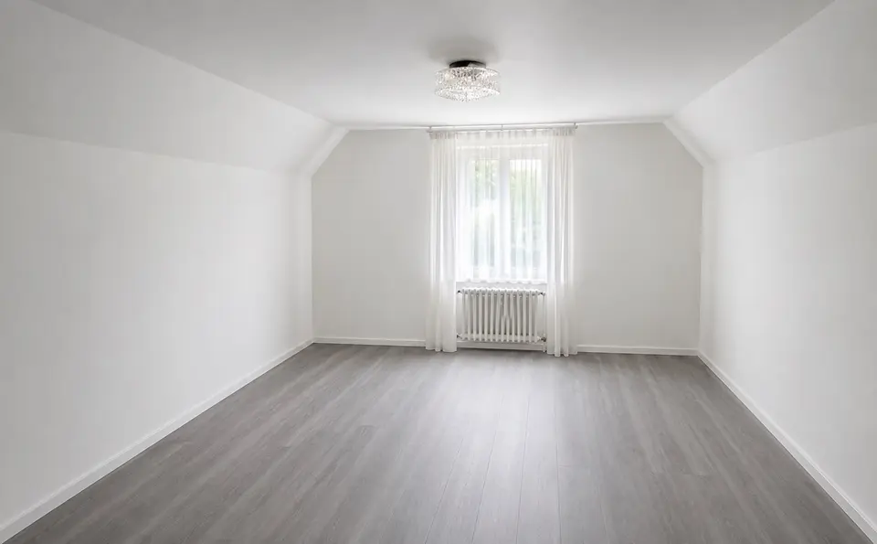 6 Zimmer Wohnung mit 140 m² in Bremerhaven – Bild 1