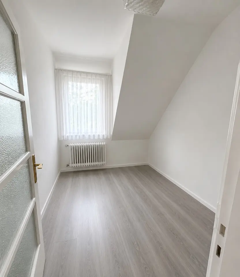 6 Zimmer Wohnung mit 140 m² in Bremerhaven – Bild 8