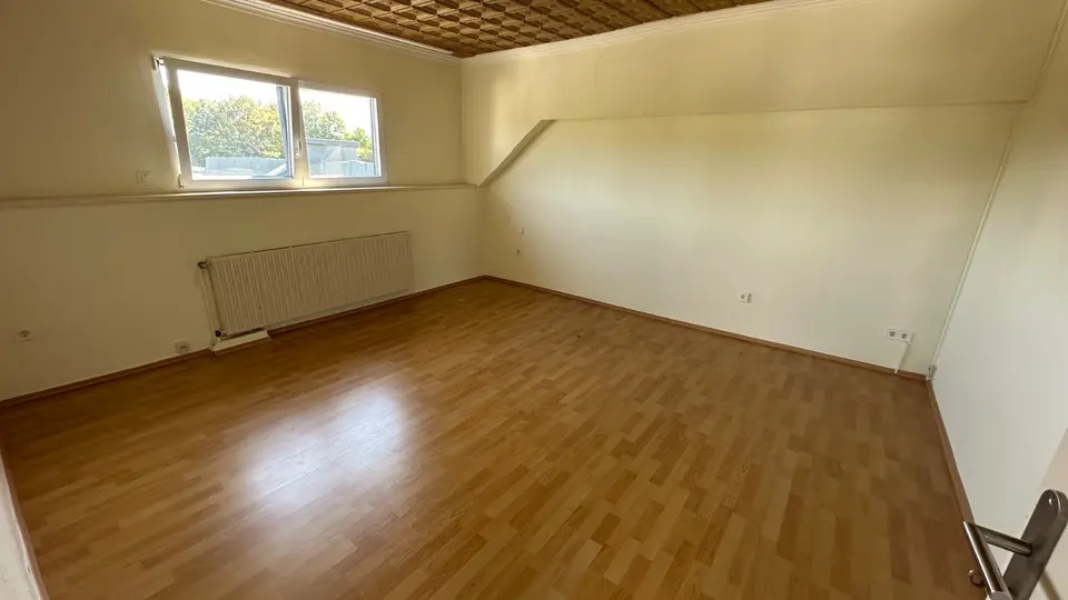 7 Zimmer Haus mit 185 m² in Duisburg – Bild 2