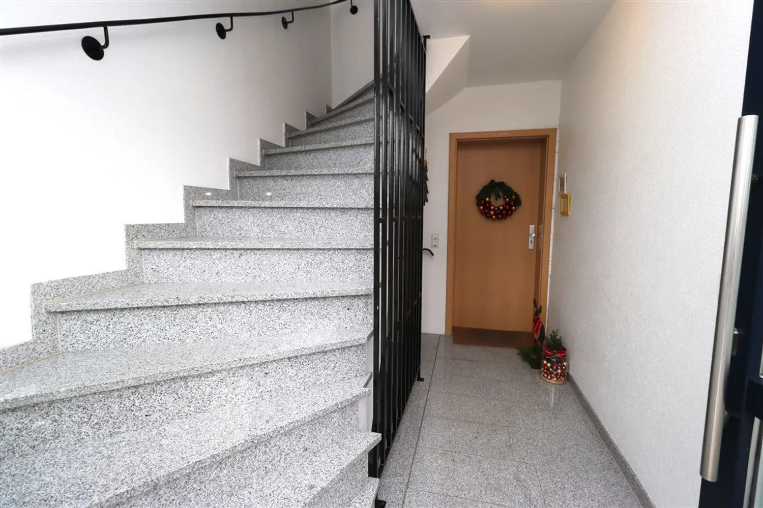 2 Zimmer Wohnung mit 68 m² in Duisburg – Bild 2