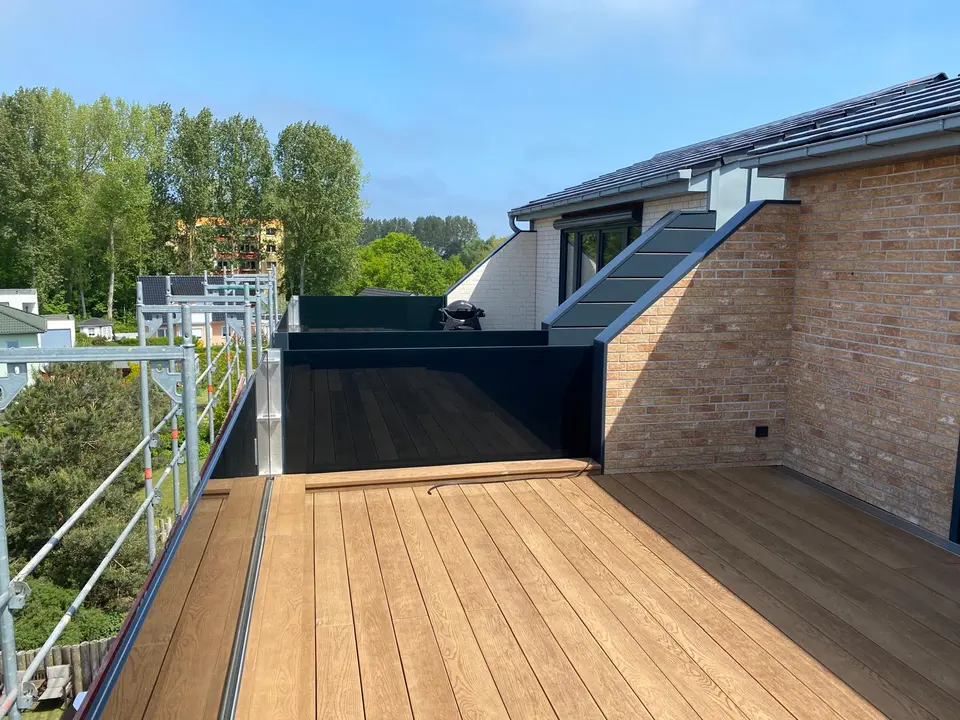 5 Zimmer Wohnung mit 210 m² in Rostock – Bild 7