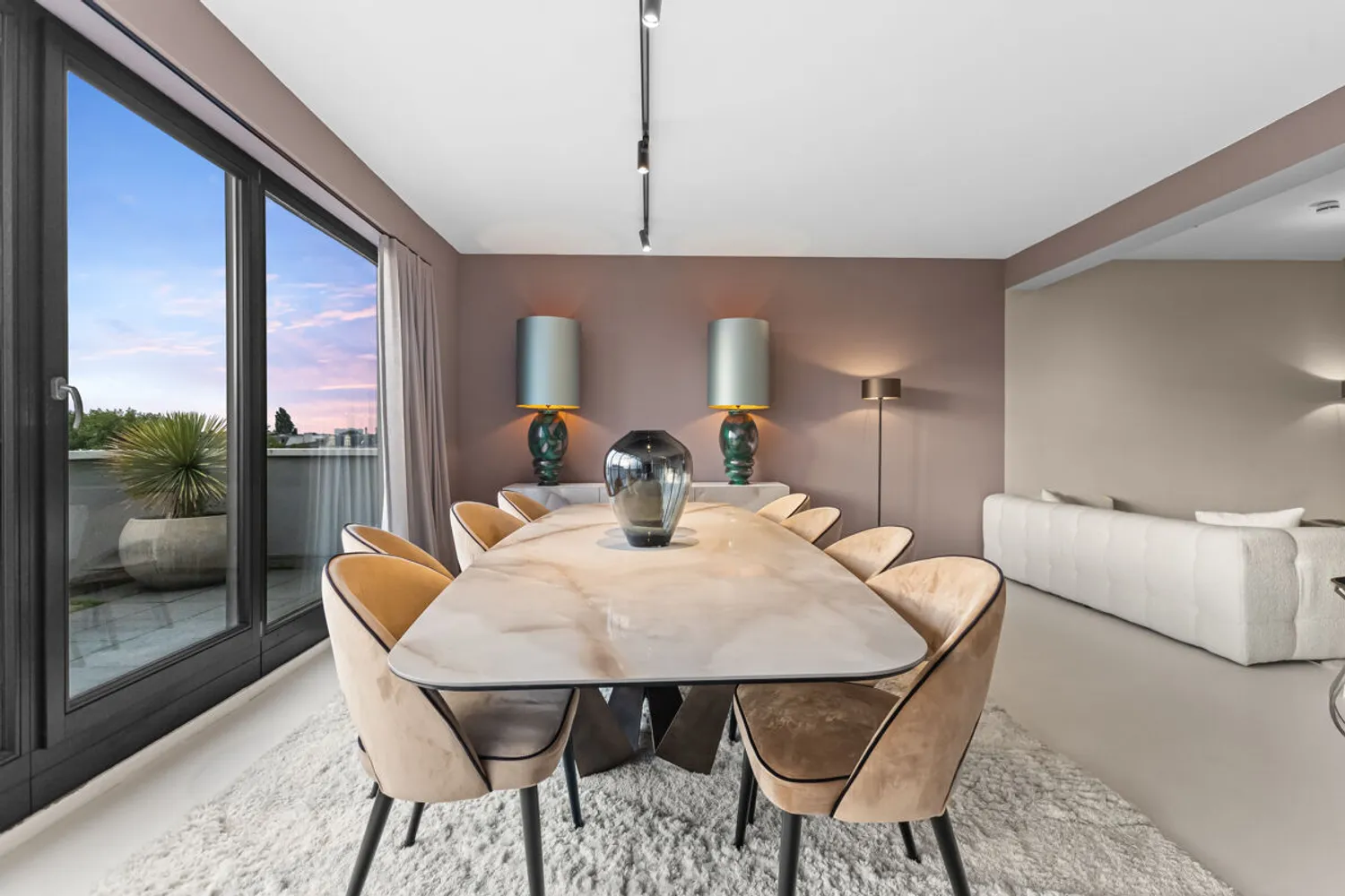 5 Zimmer Wohnung mit 240 m² in Hamburg – Bild 1