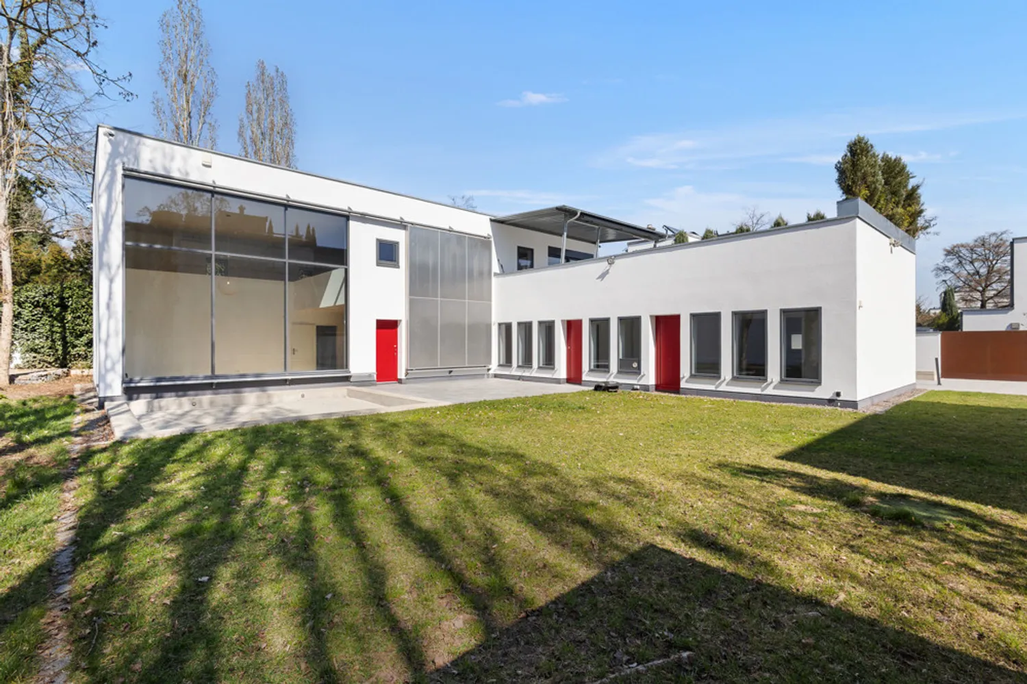 6 Zimmer Wohnung mit 308 m² in Regensburg – Bild 2