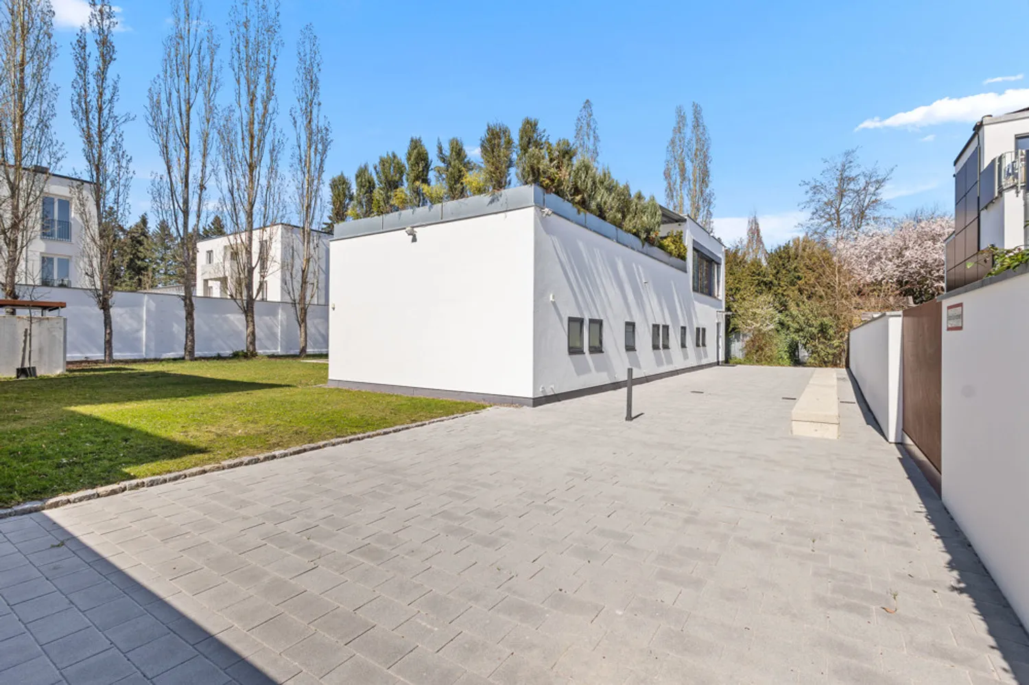 6 Zimmer Wohnung mit 308 m² in Regensburg – Bild 4