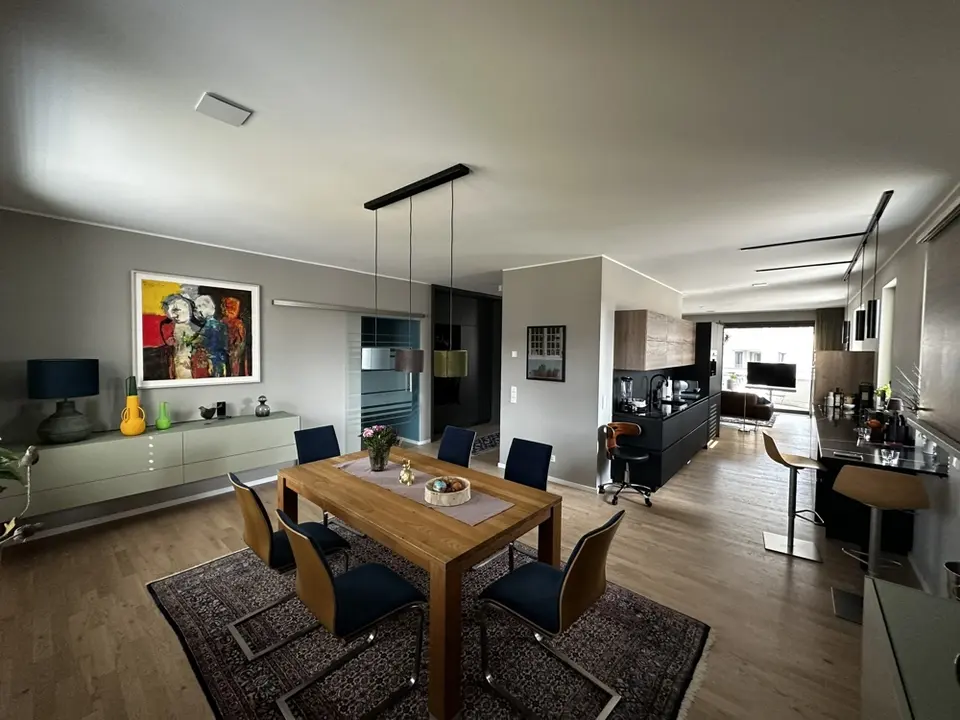 7 Zimmer Wohnung mit 232 m² in Erfurt – Bild 2