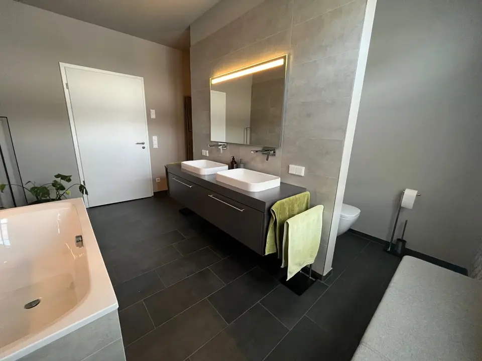 7 Zimmer Wohnung mit 232 m² in Erfurt – Bild 8