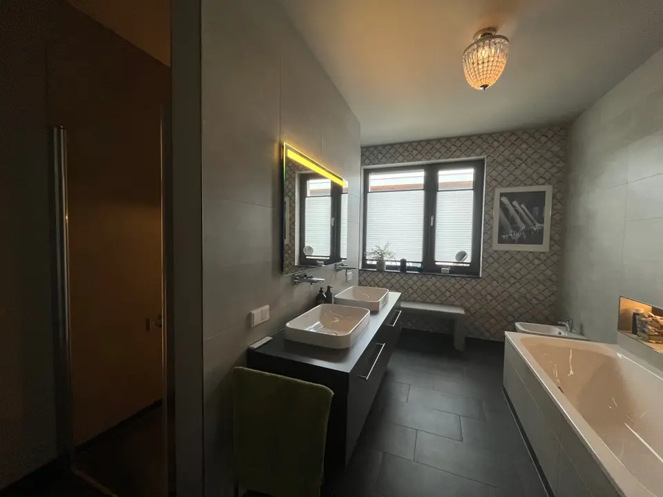 7 Zimmer Wohnung mit 232 m² in Erfurt – Bild 9