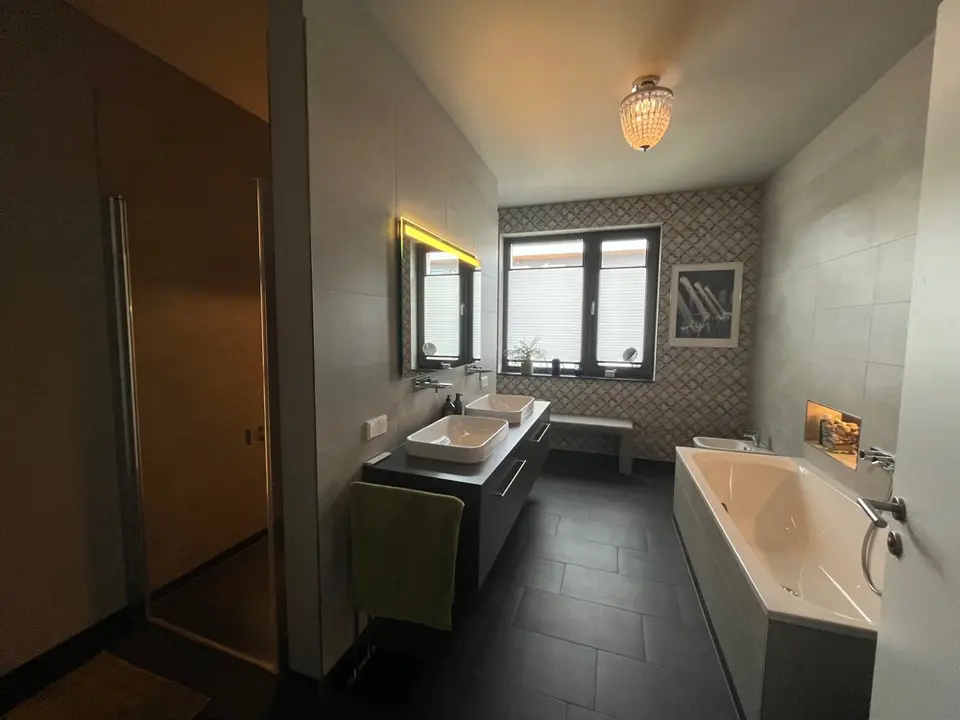 7 Zimmer Wohnung mit 232 m² in Erfurt – Bild 10