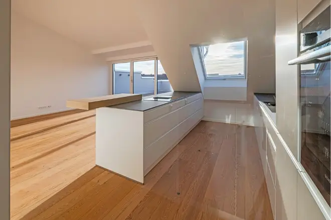 4 Zimmer Wohnung mit 113 m² in München – Bild 2