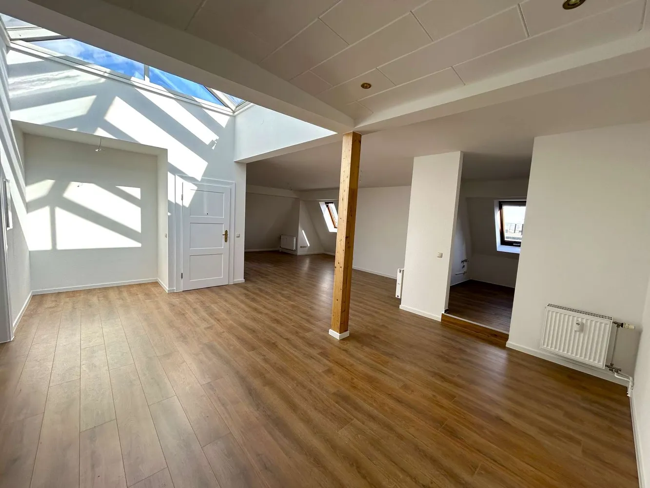 3 Zimmer Wohnung mit 105 m² in Dresden – Bild 1