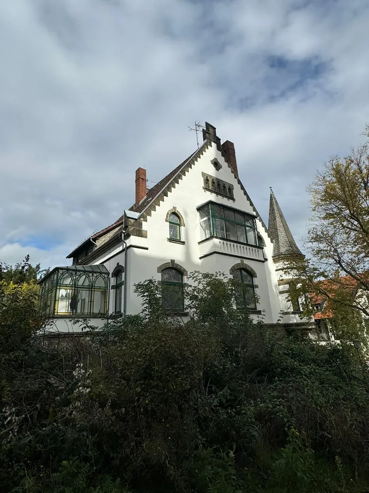 6 Zimmer Wohnung mit 200 m² in Hildesheim – Bild 1