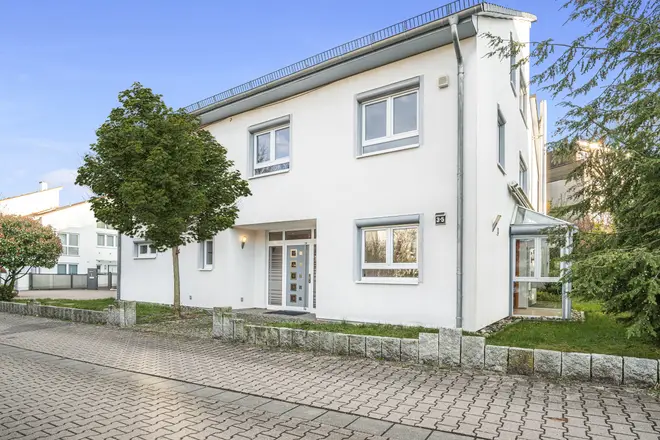 8 Zimmer Haus mit 281 m² in Oberursel (Taunus) – Bild 2