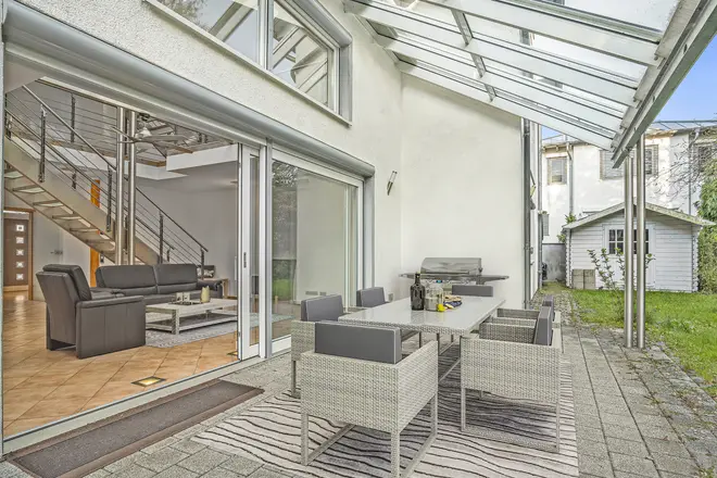 8 Zimmer Haus mit 281 m² in Oberursel (Taunus) – Bild 3