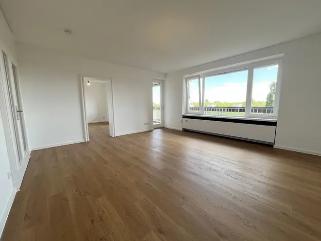 4 Zimmer Wohnung mit 118 m² in Köln – Bild 2