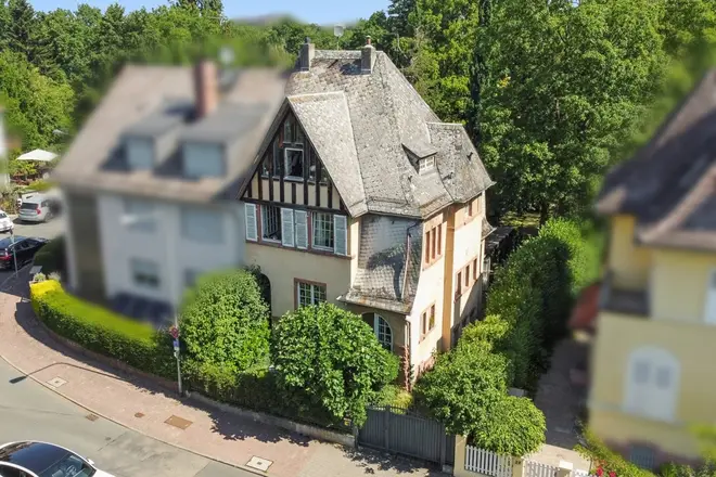 5 Zimmer Haus mit 151 m² in Frankfurt am Main – Bild 1