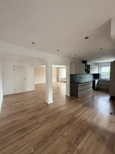 4 Zimmer Wohnung mit 110 m² in Braunschweig – Bild 2