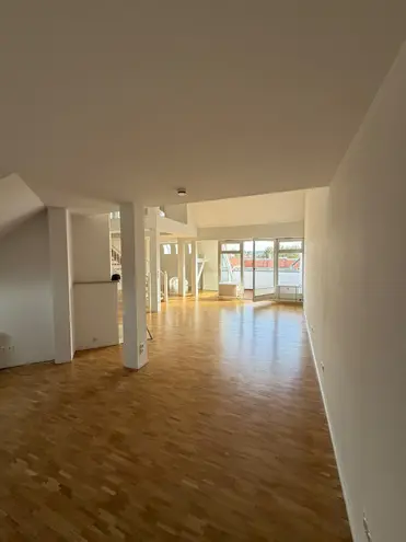 3 Zimmer Wohnung mit 189 m² in Berlin – Bild 2