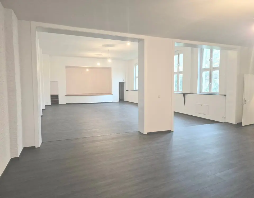 12 Zimmer Haus mit 486 m² in Frankfurt (Oder) – Bild 1