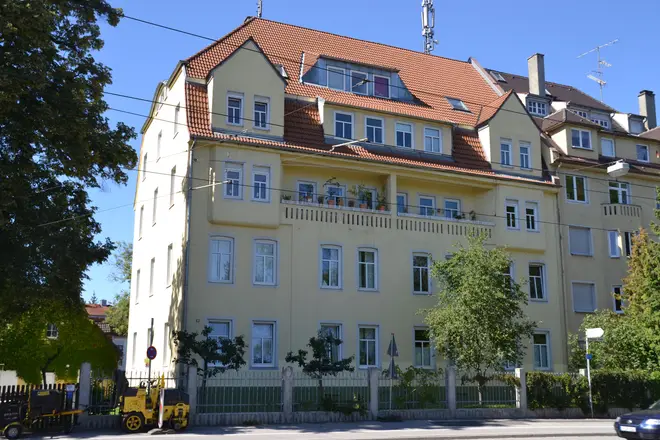 4 Zimmer Wohnung mit 111 m² in Augsburg – Bild 1