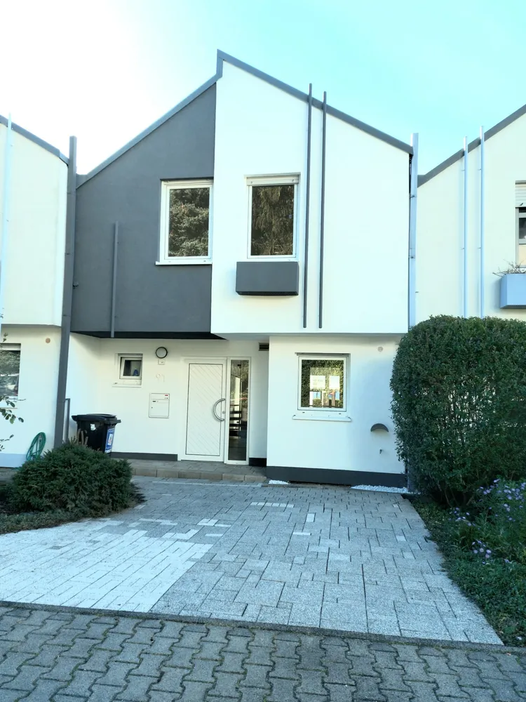 5 Zimmer Haus mit 136 m² in Wiesbaden – Bild 1
