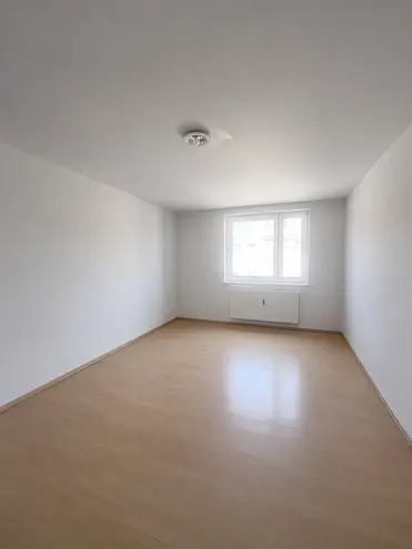 2 Zimmer Wohnung mit 70 m² in Wiesbaden – Bild 2