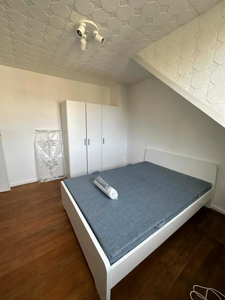 WG-Zimmer mit 75 m² in Frankfurt am Main – Bild 2