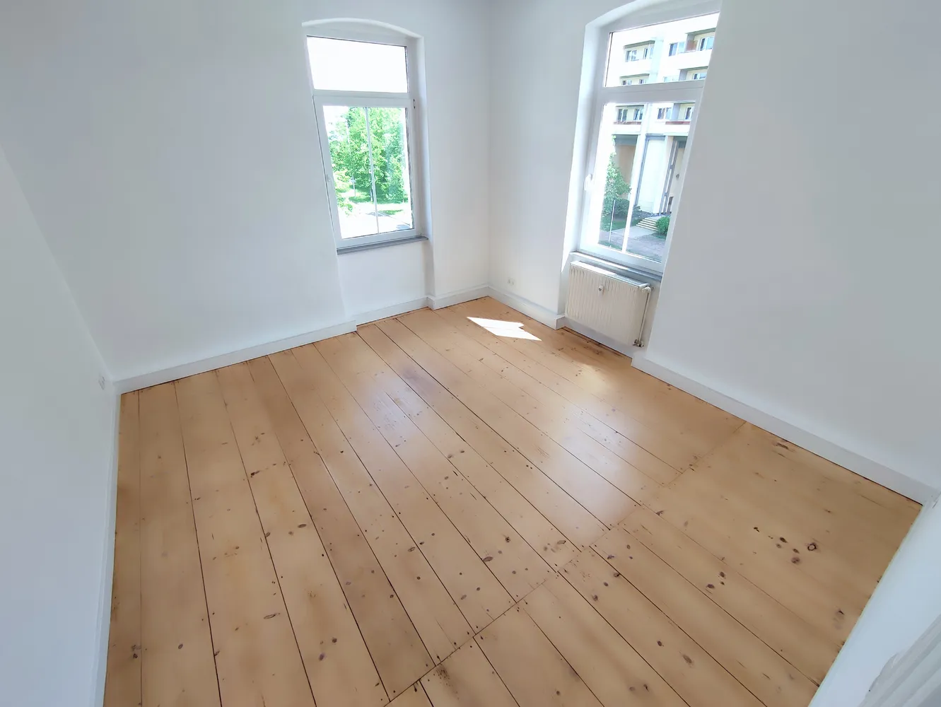 4 Zimmer Wohnung mit 130 m² in Gera – Bild 1