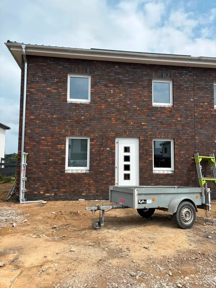 6 Zimmer Haus mit 142 m² in Hannover – Bild 1