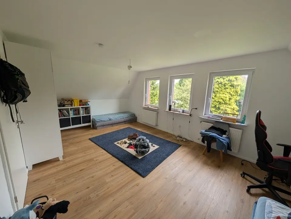 6 Zimmer Haus mit 280 m² in Emden – Bild 2