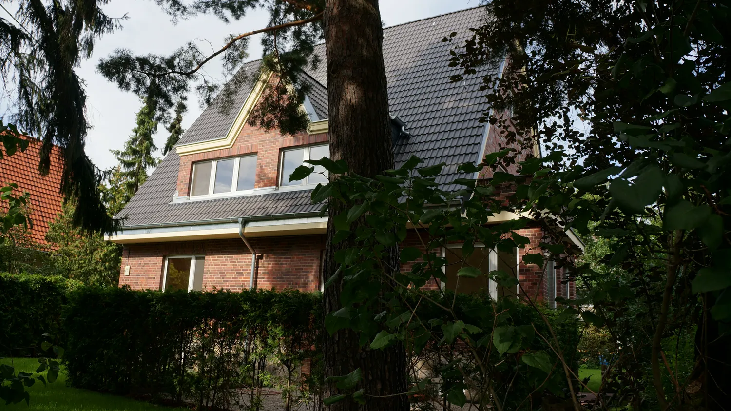 9 Zimmer Haus mit 280 m² in Berlin – Bild 1