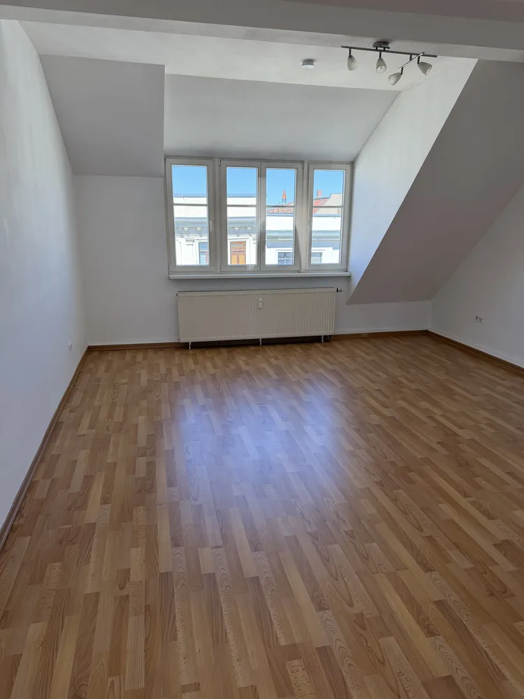 2 Zimmer Wohnung mit 82 m² in Leipzig – Bild 2