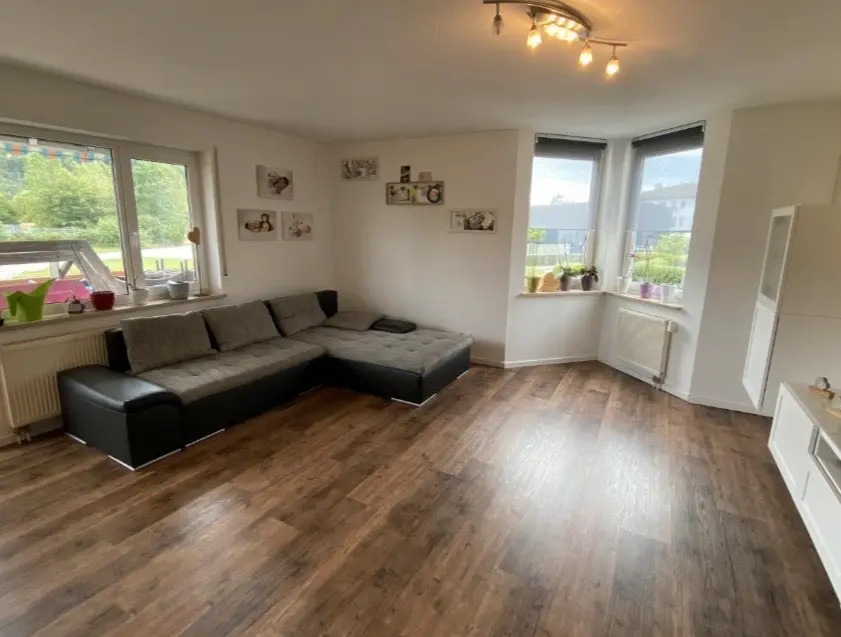 9 Zimmer Wohnung mit 180 m² in Lörrach – Bild 2