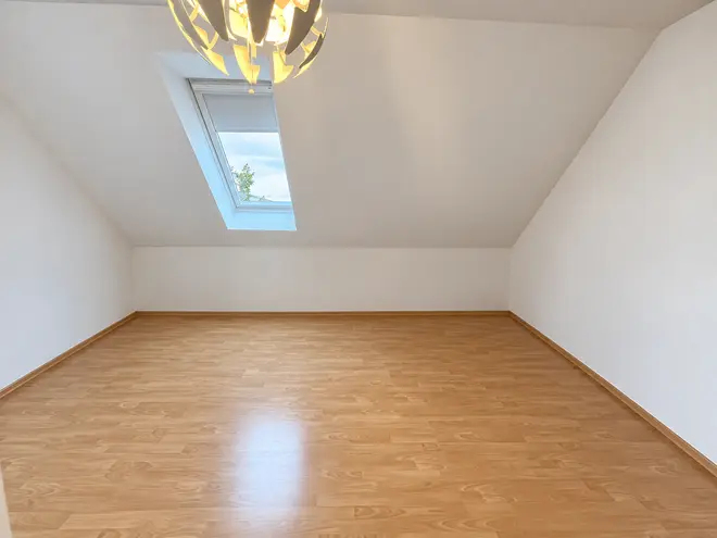 4 Zimmer Wohnung mit 112 m² in Wiesbaden – Bild 2