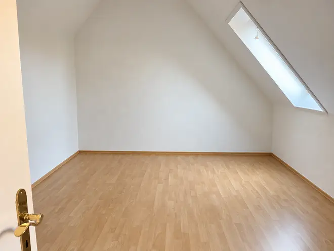 4 Zimmer Wohnung mit 112 m² in Wiesbaden – Bild 3