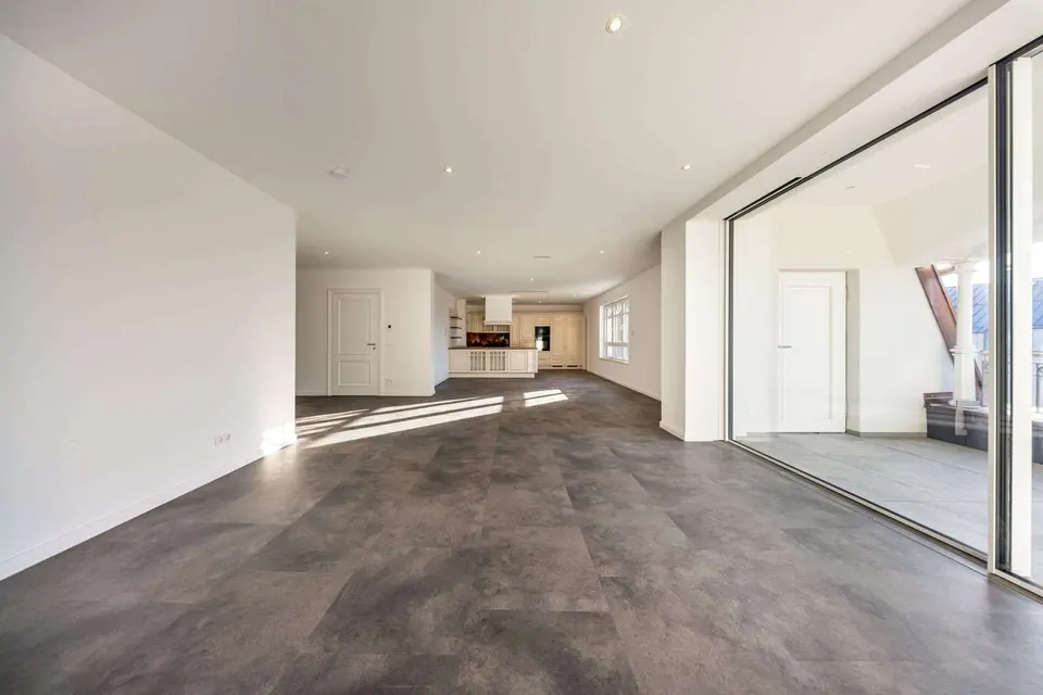 6 Zimmer Wohnung mit 335 m² in Hildesheim – Bild 2