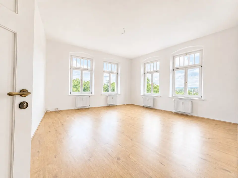 4 Zimmer Wohnung mit 105 m² in Plauen – Bild 1