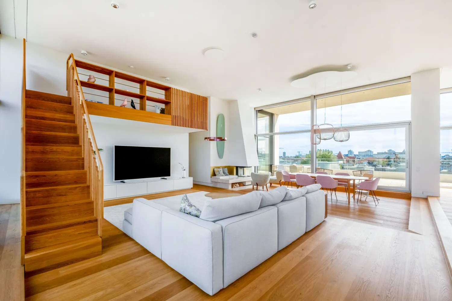 5 Zimmer Wohnung mit 330 m² in Berlin – Bild 1