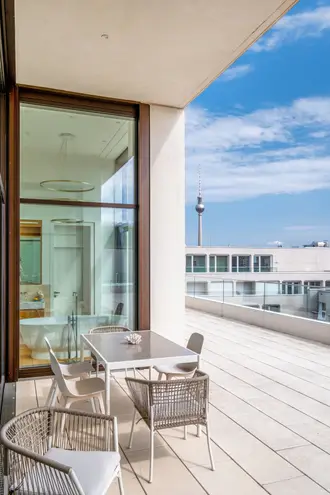 5 Zimmer Wohnung mit 330 m² in Berlin – Bild 2