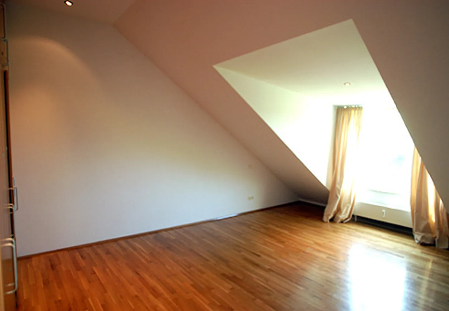 4 Zimmer Wohnung mit 134 m² in Frankfurt am Main – Bild 7