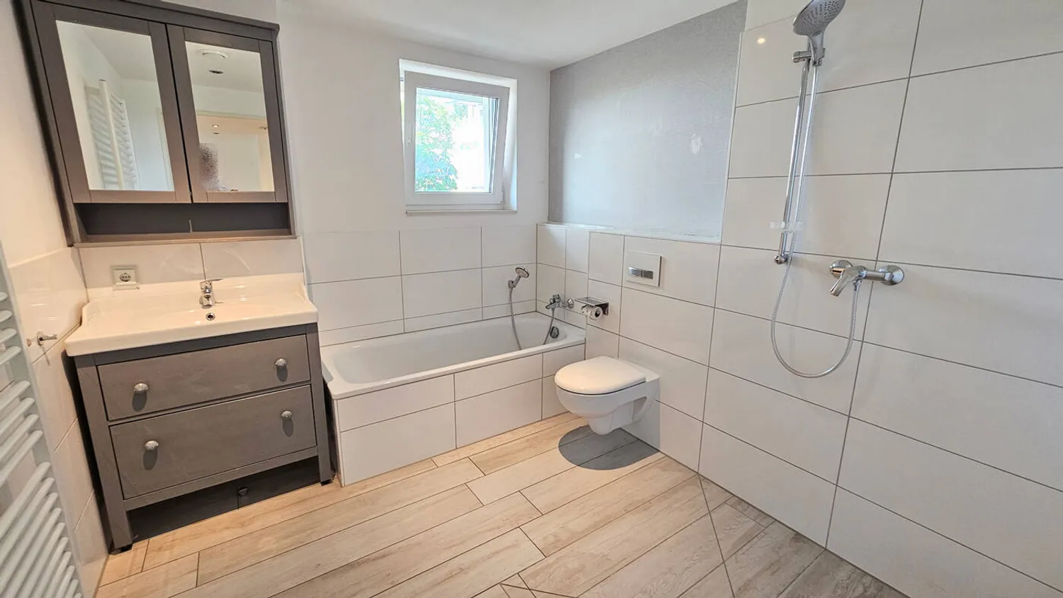 4 Zimmer Wohnung mit 100 m² in Leverkusen – Bild 9