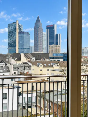 3 Zimmer Wohnung mit 105 m² in Frankfurt am Main – Bild 1