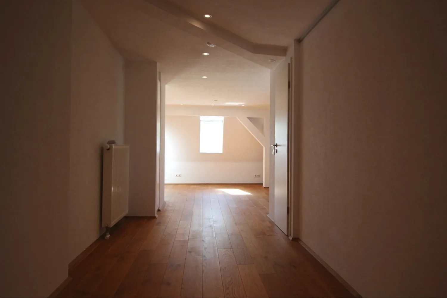 4 Zimmer Wohnung mit 124 m² in Stuttgart – Bild 1