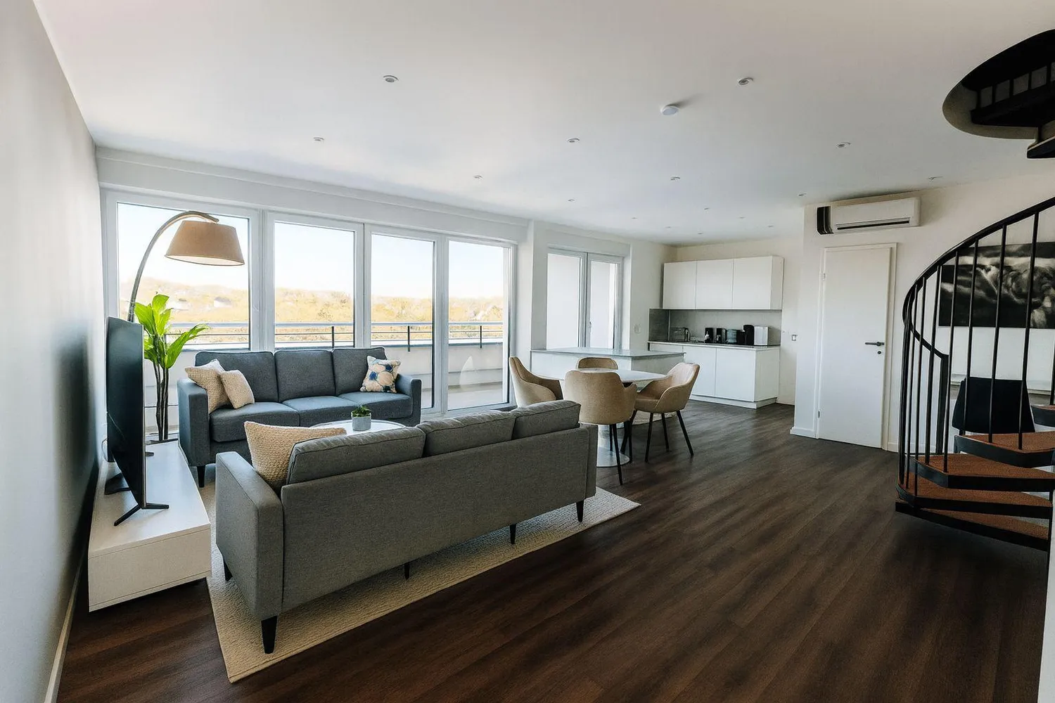 2 Zimmer Wohnung mit 98 m² in Leverkusen – Bild 1