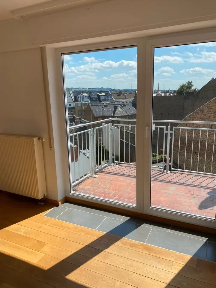 2 Zimmer Wohnung mit 75 m² in Wiesbaden – Bild 6