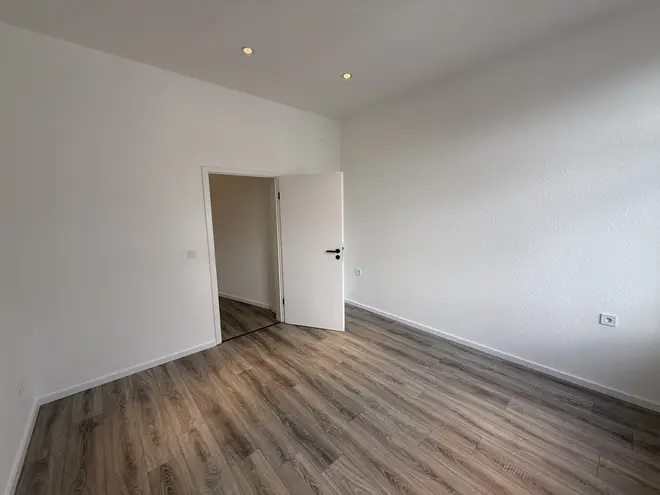 6 Zimmer Wohnung mit 132 m² in Wuppertal – Bild 2