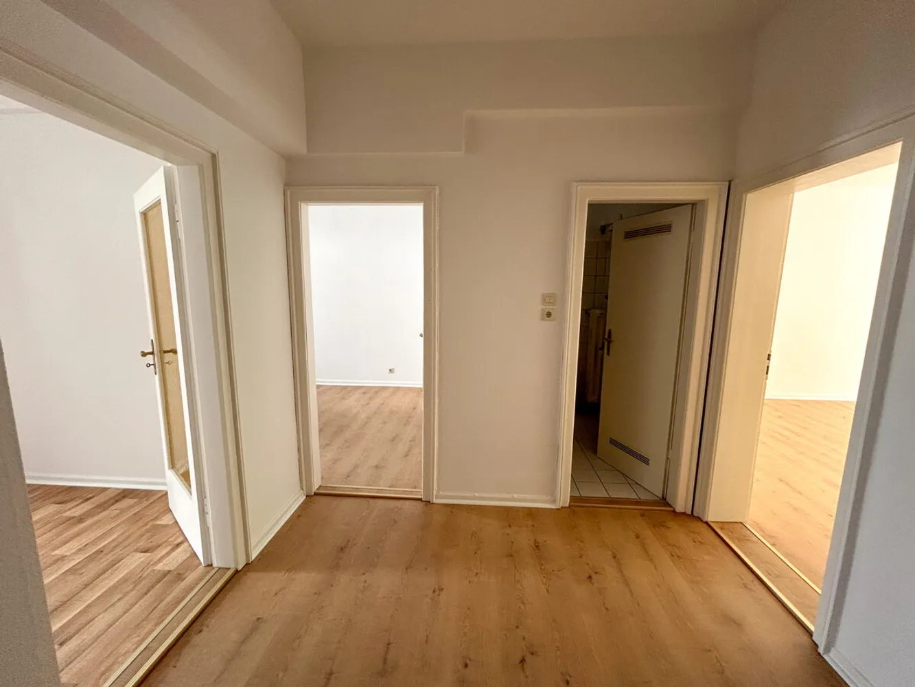 2 Zimmer Wohnung mit 80 m² in Bremerhaven – Bild 4
