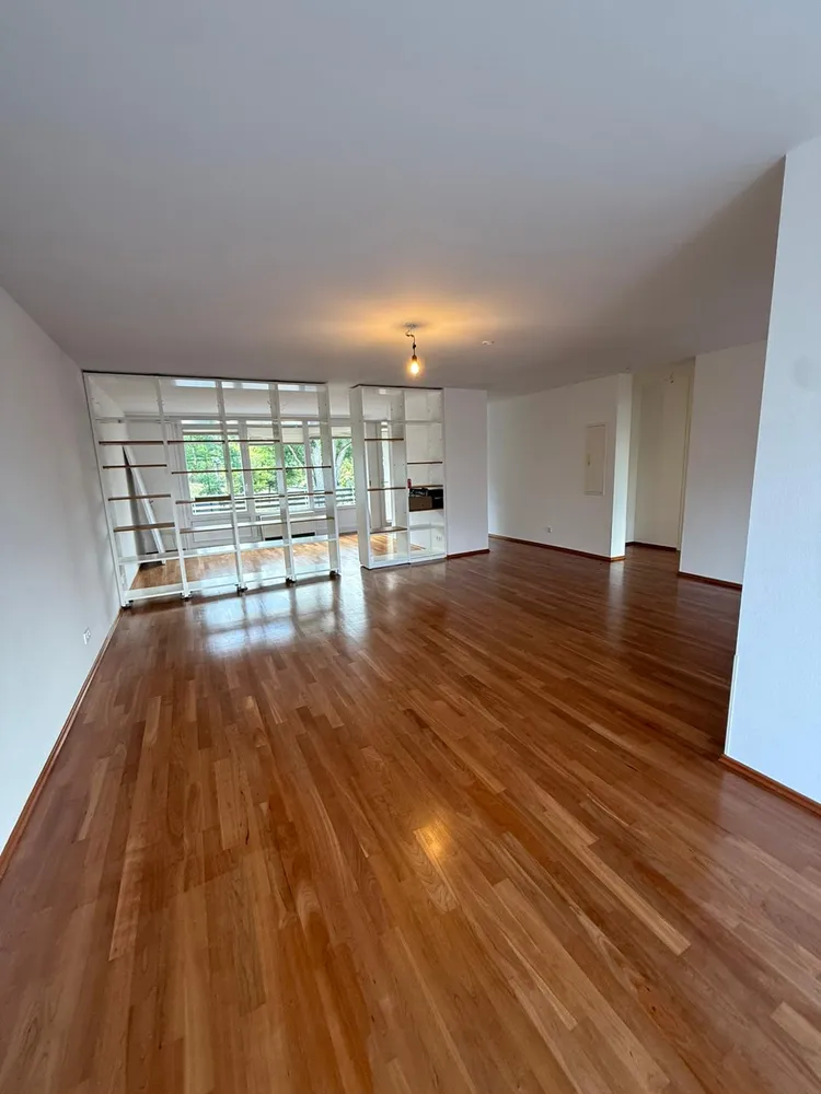 4 Zimmer Wohnung mit 127 m² in Wiesbaden – Bild 1